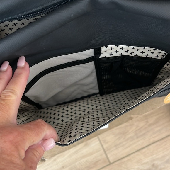 Petunia Pickle Bottom Meta Backpack {Matte Black Canvas} NWT - Picture 11 of 16